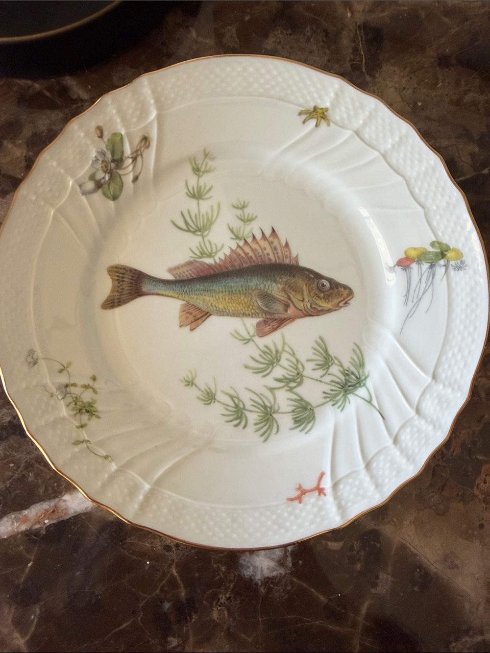 Vintage Richard Ginori Quenelle 
Ruffle Salad lunch plate 
Porcelain scalloped
